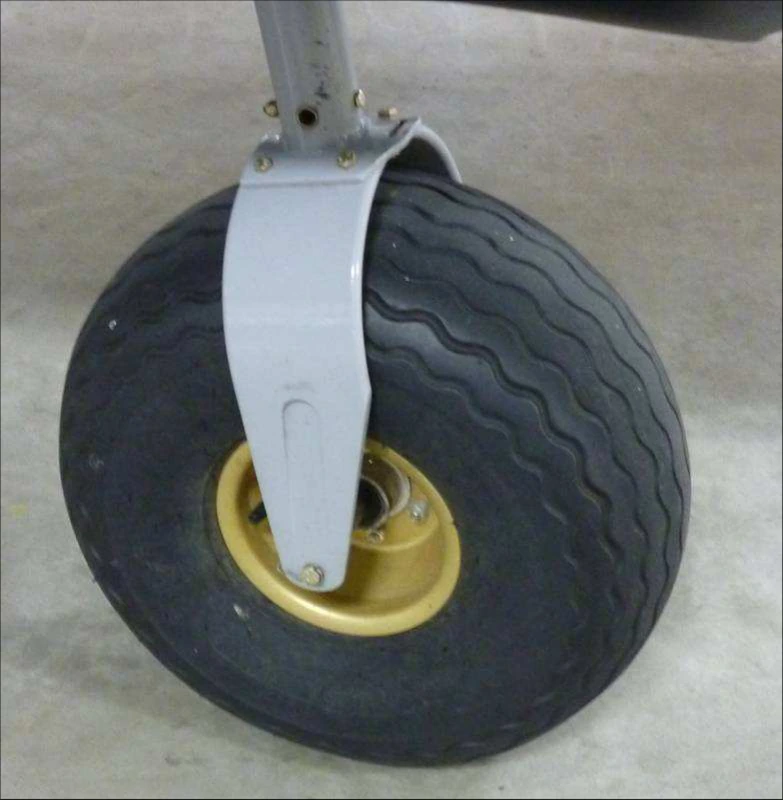 CH 701 — Ось носового колеса и контровка, иллюстрация 2